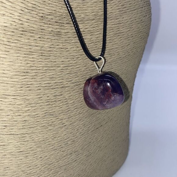 ✨ - ✨ 🆕 ✨ Authentic Tumbled Amethyst Crystal Stone Necklace✨ - Picture 4 of 9